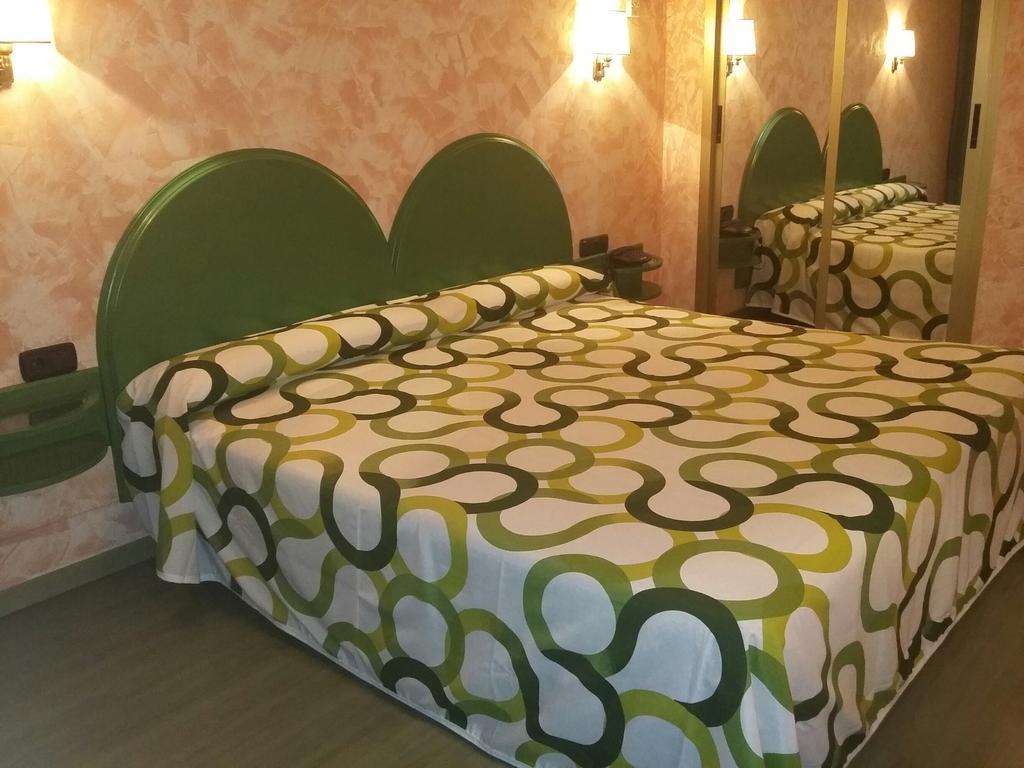 Hotel Villapaloma La Virgen del Camino Habitación foto